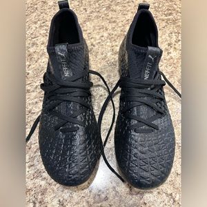 Puma Future NETFIT Soccer Cleats; gray/silver; men’s size 7/women’s 8.5